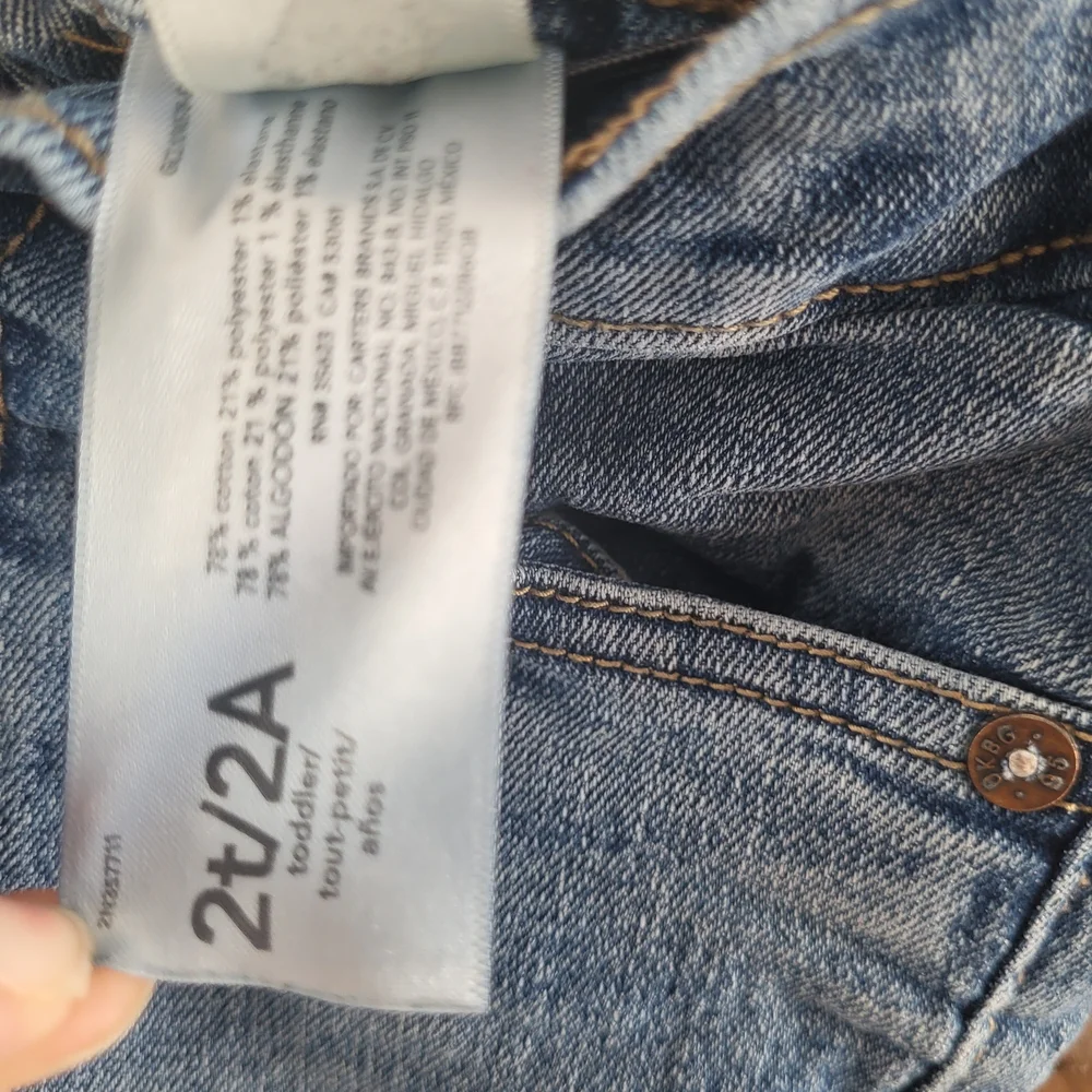 EUC 2T Oshkosh B'gosh Classic Blue Jeans